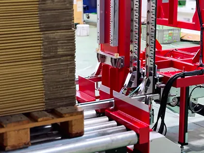 Рухомий направляючий елемент для стрічки