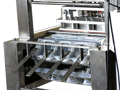 Вихід готової продукції після герметичного запаювання