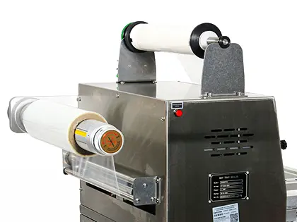 Місце для рулону плівки