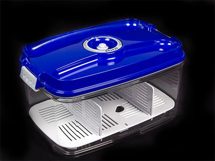 Із пластикового матеріалу Tritan™ Bpa-free