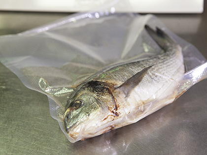 Зразки продуктів в вакуумному пакеті