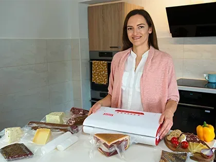 Ширина шва до 300 мм дозволяє пакувати достантьо великі продукти